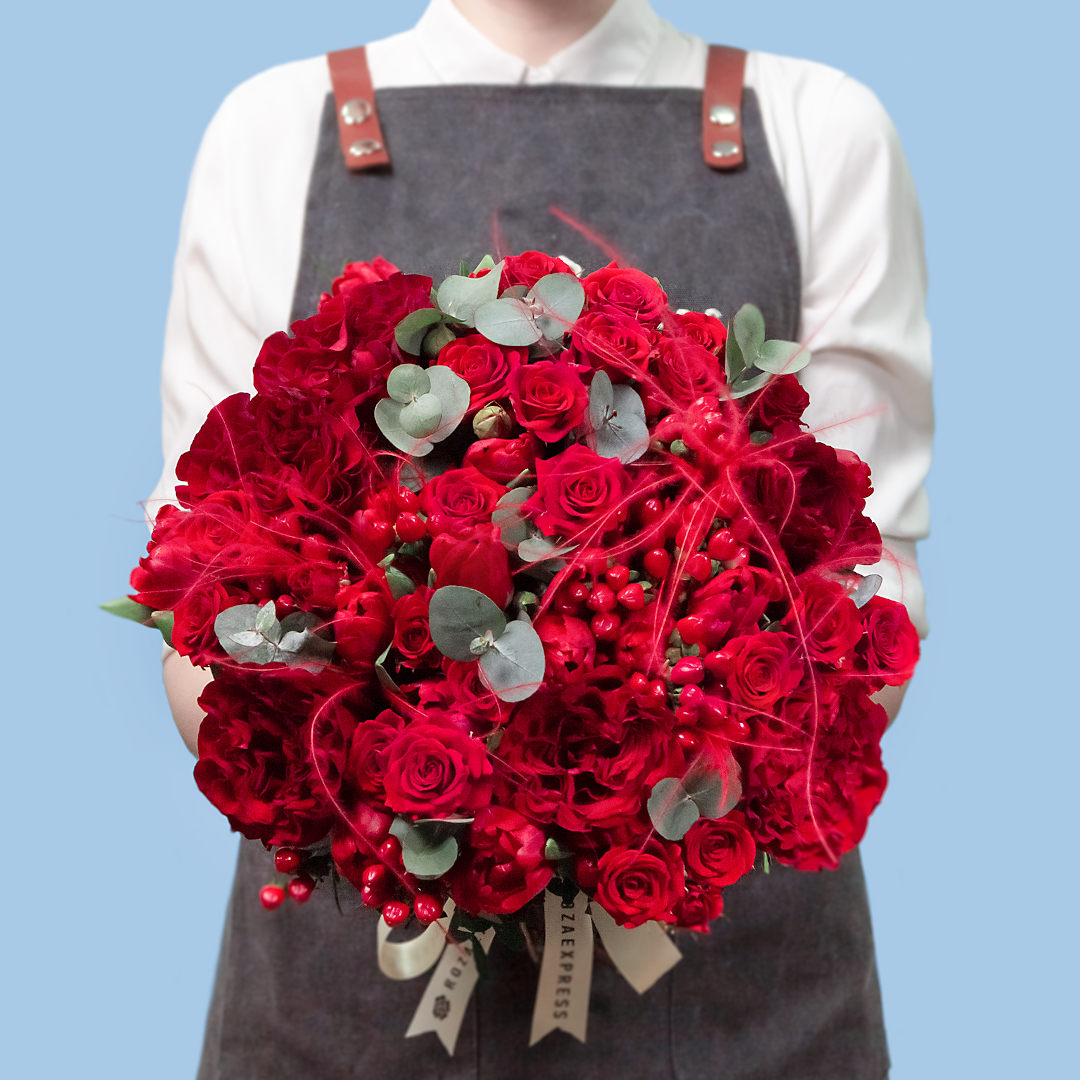 заказать букет Красные тюльпаны и роза Хартс