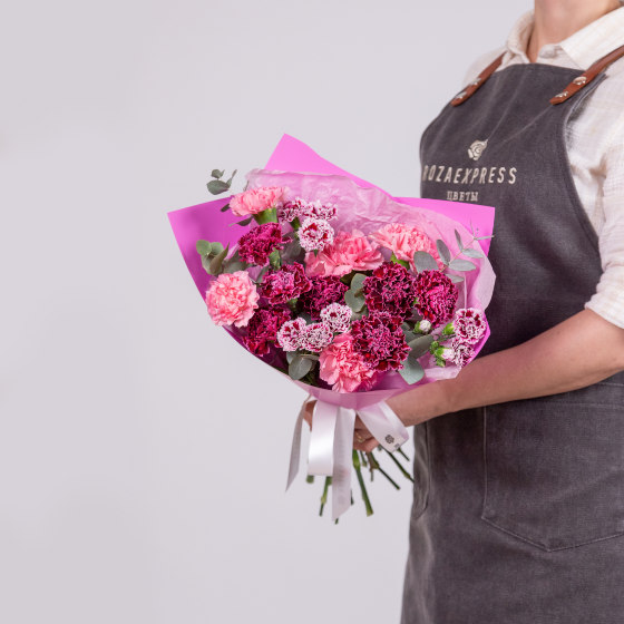 заказать букет Гвоздики микс