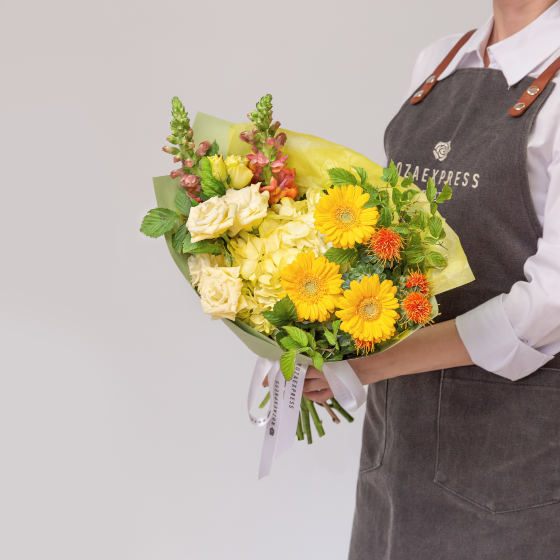 заказать букет Желтые гермини и гортензия