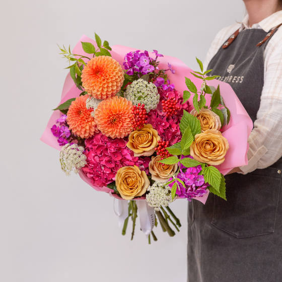 заказать букет Оранжевые георгины и розы Голден Мустард