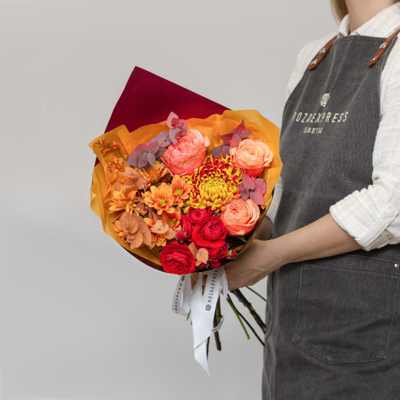 заказать букет Розы Кахала и хризантемы