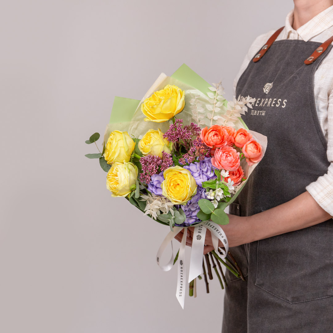 заказать букет Розы Каталина и сиреневая гортензия