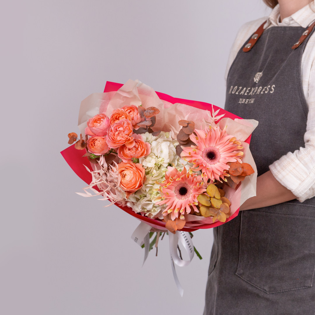 заказать букет Герберы и белая гортензия