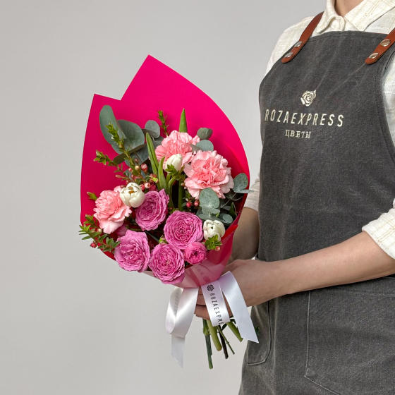 заказать букет Розы Мисти Баблз и диантусы