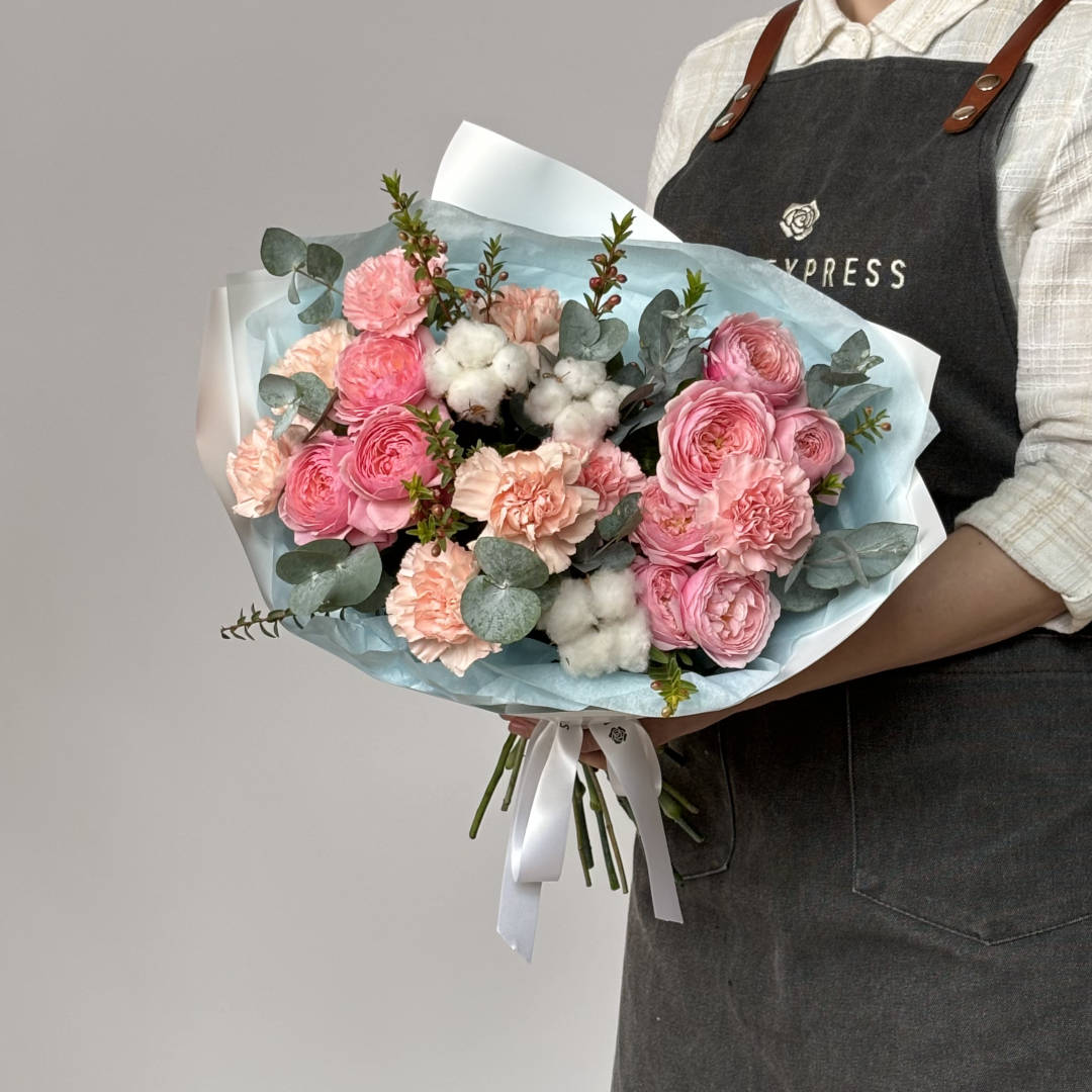 заказать букет Диантусы и розы Сильва Пинк